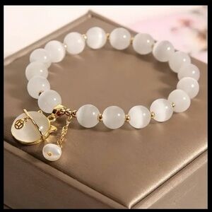 Beaded Bracelet - Opal-looking Stone w/Cat Design